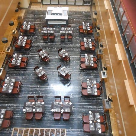 Hotel Saffron Kiran Noida Eksteriør billede