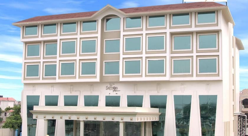 Hotel Saffron Kiran Noida Eksteriør billede