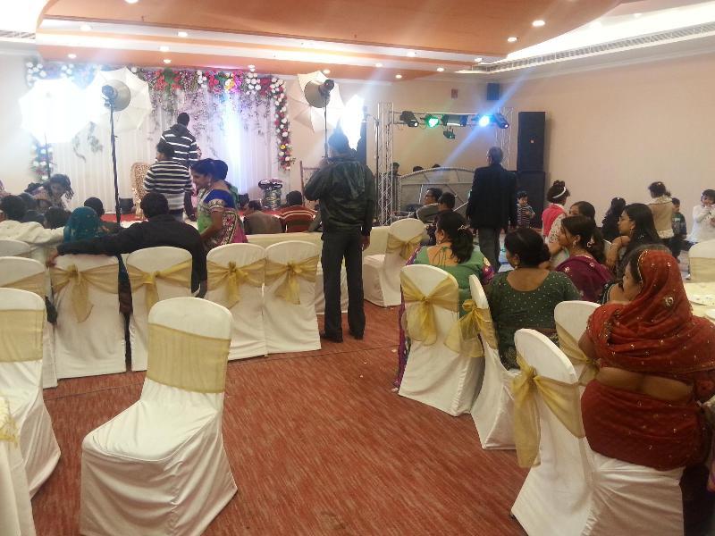 Hotel Saffron Kiran Noida Eksteriør billede